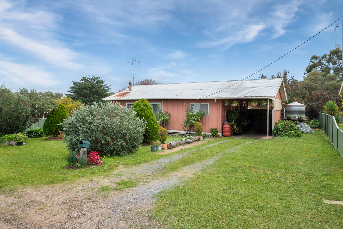 48 Chapel Street, Wedderburn, Vic, 3518 - Image 1
