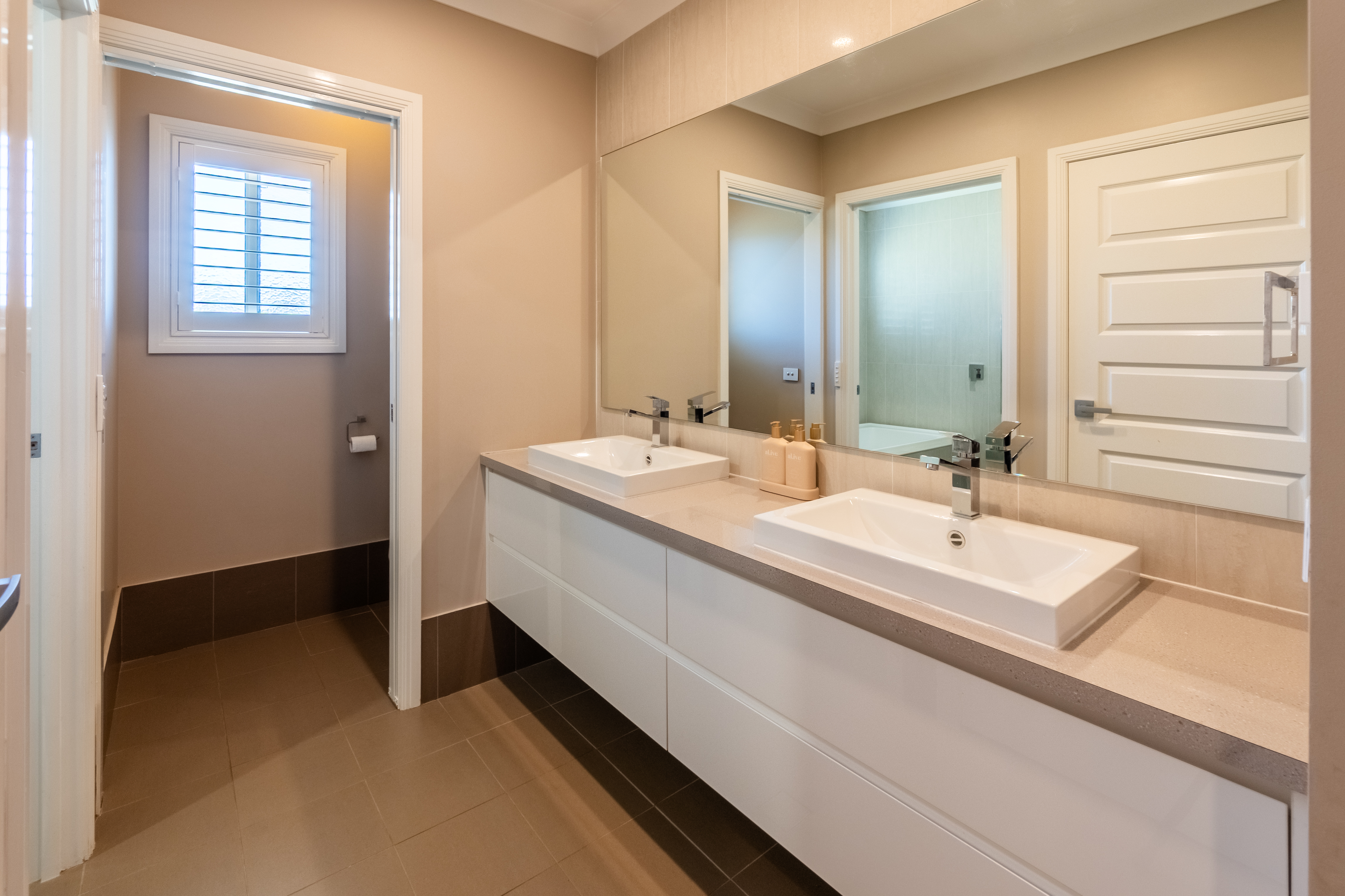 5-bedroom house at 9 Evatt Street, Temora, NSW 2666, Temora, New South Wales