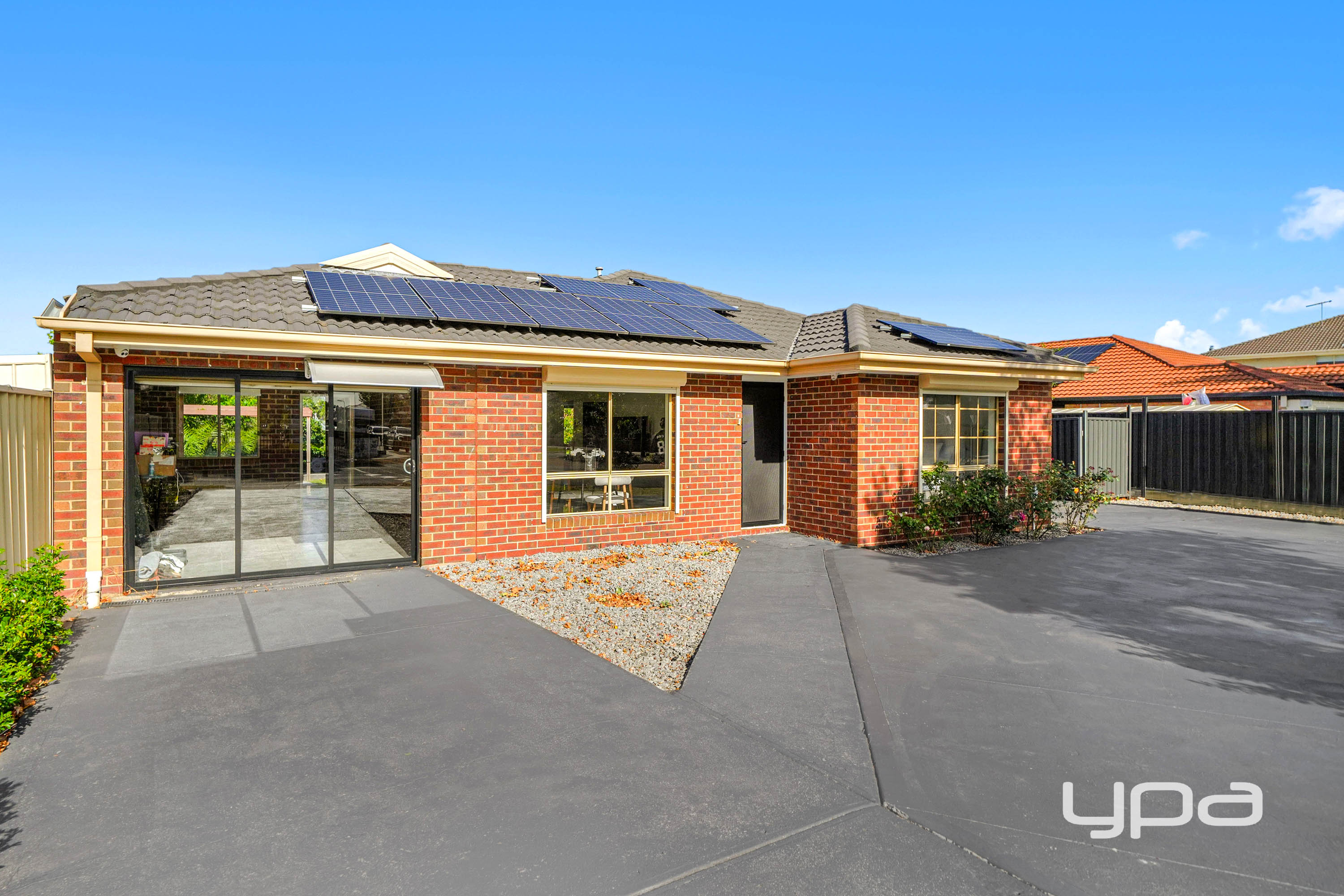 3-bedroom house at 34 LOCKWOOD DRIVE, Roxburgh Park VIC 3064, Hume, Victoria