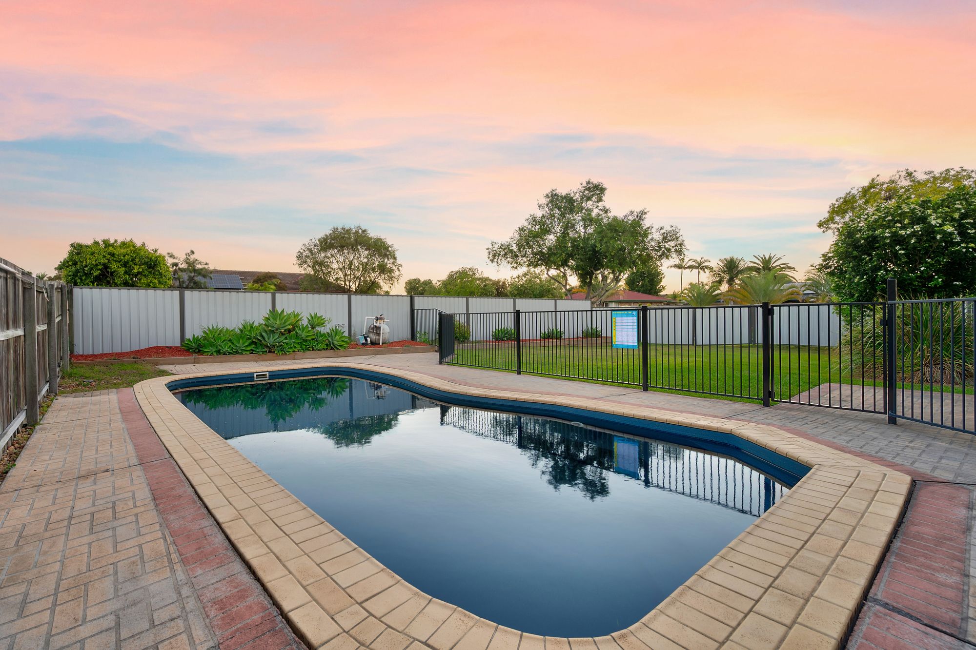 5-bedroom house at 98 Bannockburn Crescent, Parkinson, QLD 4115, , Queensland