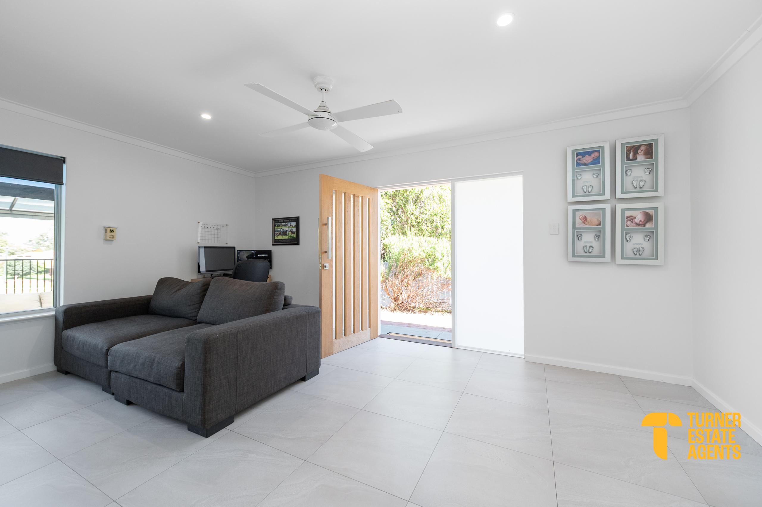 17 CHARTWELL WAY, Swan View WA 6056 - Image 5