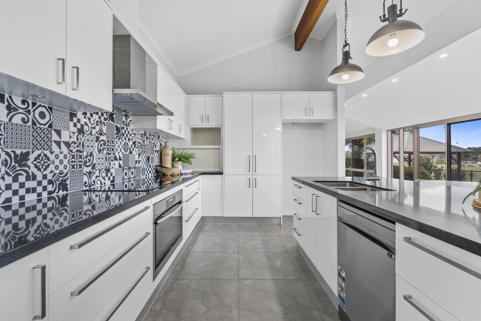 42 PETER THOMSON DRIVE, Parkwood QLD 4214 - Image 5