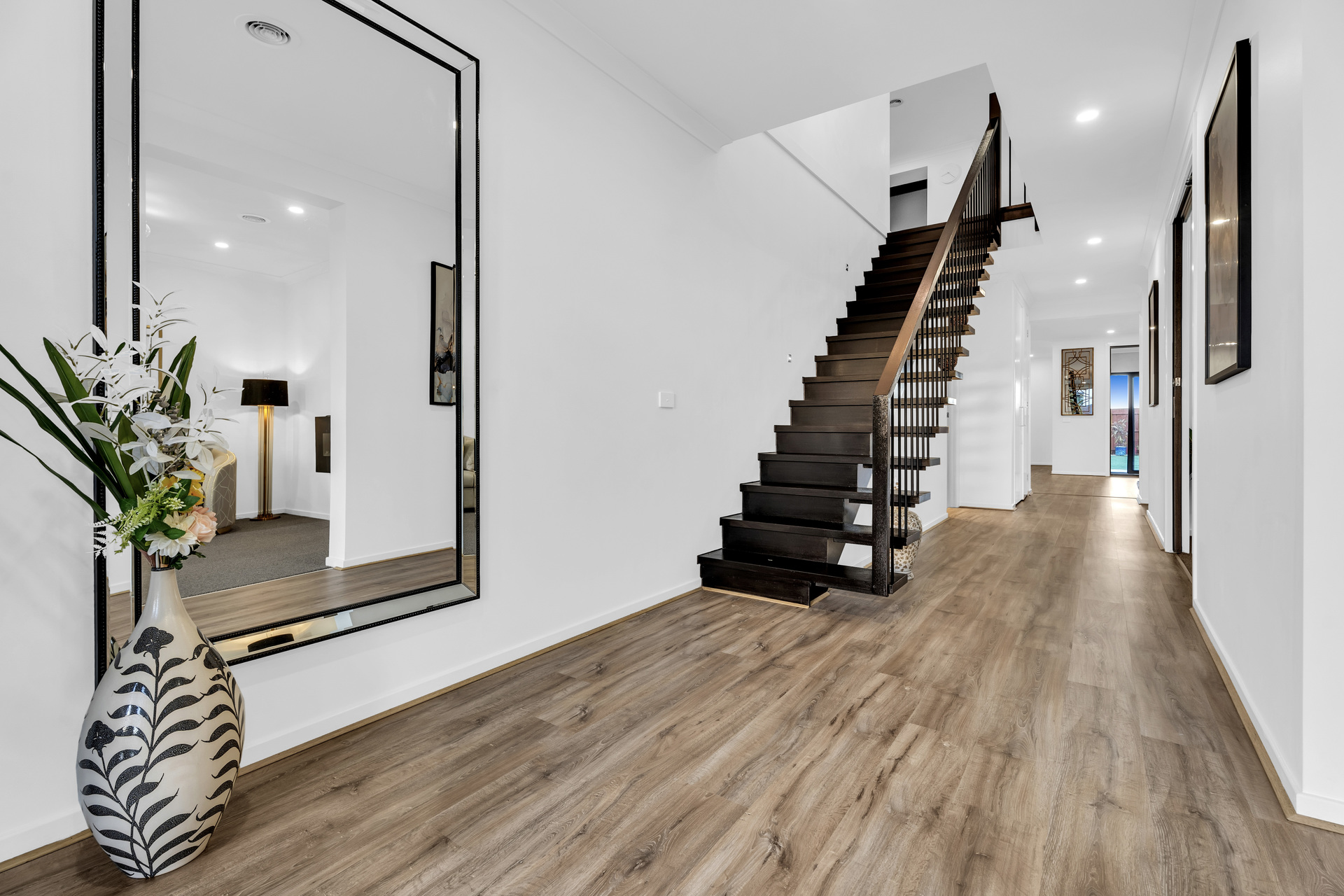 122 SILVERWATTLE DRIVE, Lyndhurst VIC 3975 - Image 3
