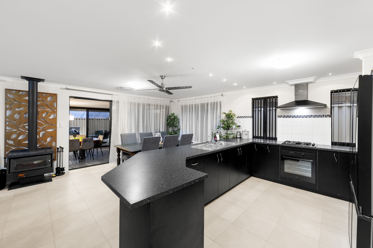 28 ARDGLASS GARDENS, Ridgewood WA 6030 - Image 10