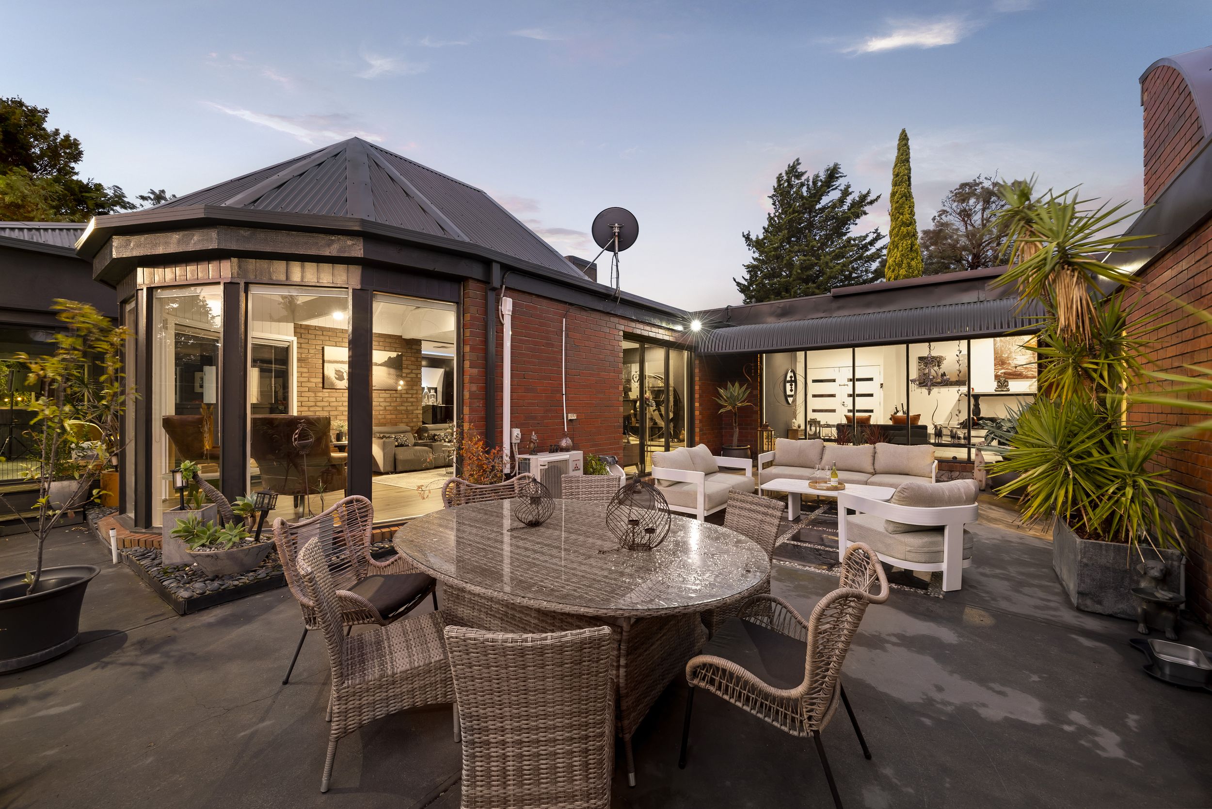 5-bedroom house at 42 PETRIK DRIVE, Keilor VIC 3036, Brimbank, Victoria