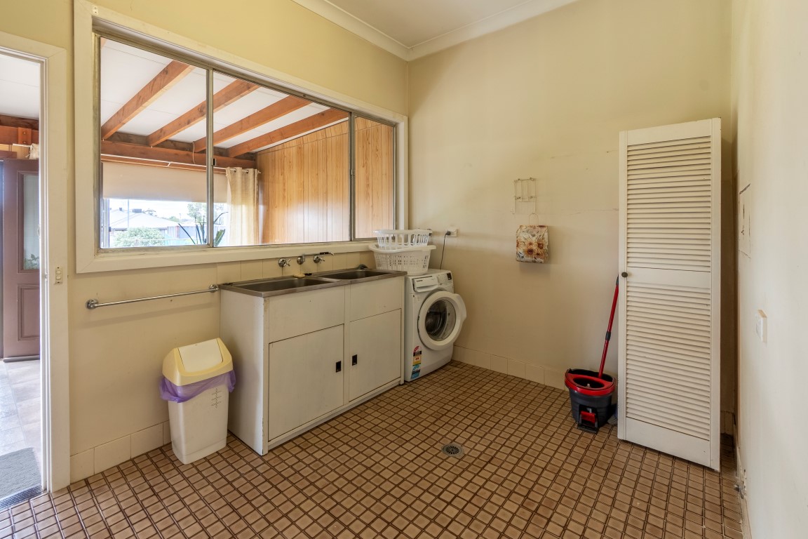 153 TWYNAM STREET, Temora NSW 2666 - Image 10