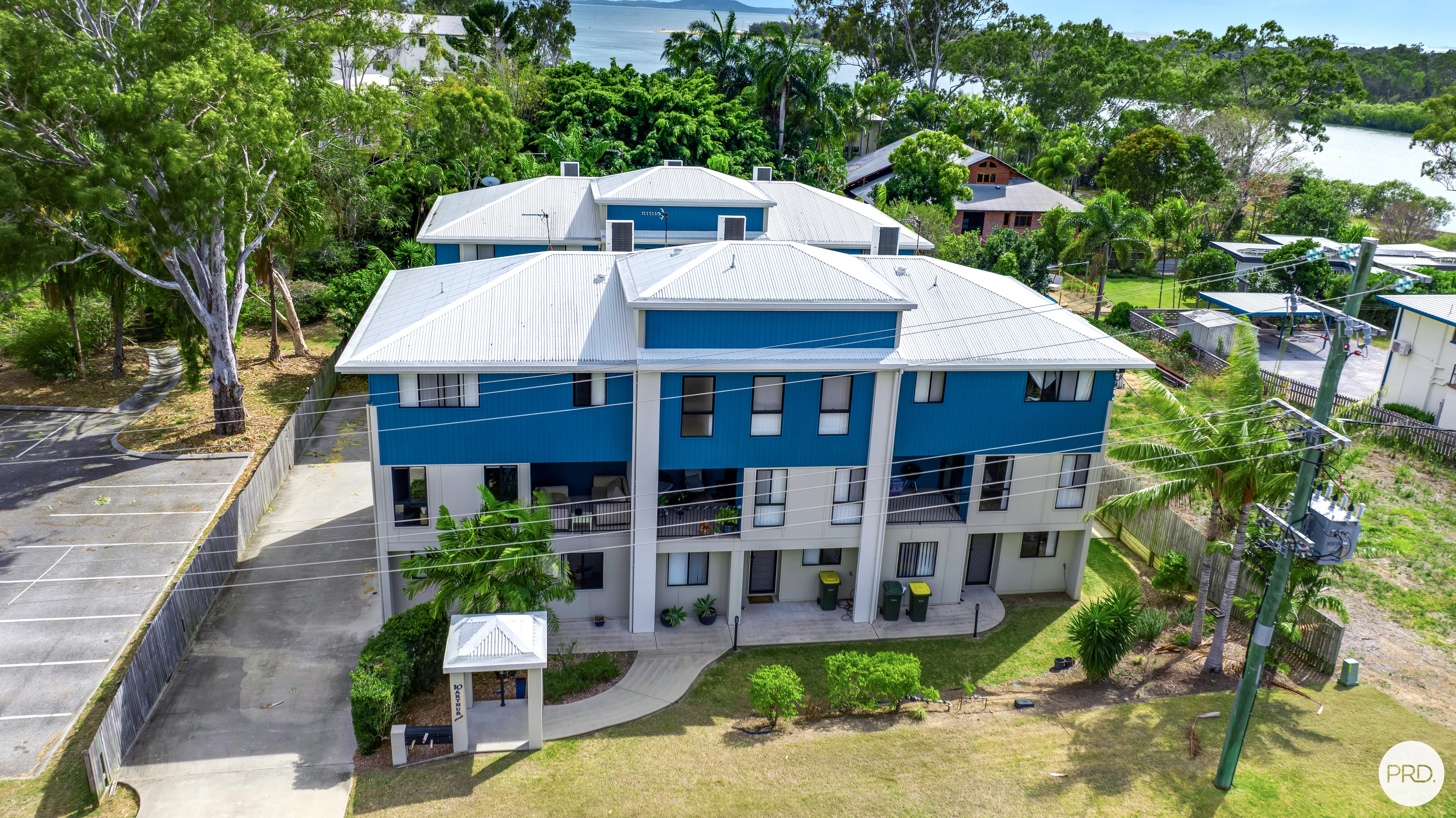 2 10 ARTHUR STREET, BOYNE ISLAND QLD 4680 - Image 1