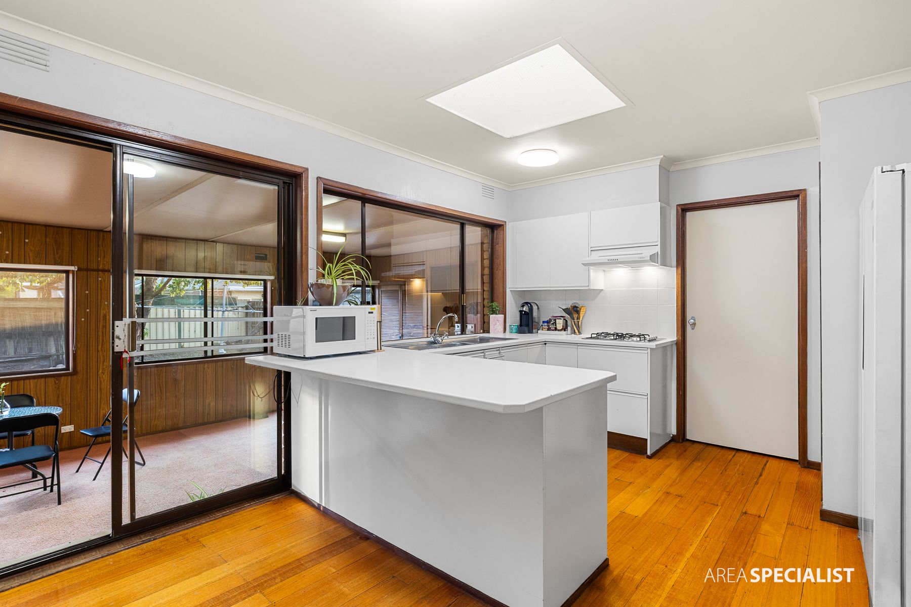 8 HAFEY CRESCENT, Hoppers Crossing VIC 3029 - Image 2