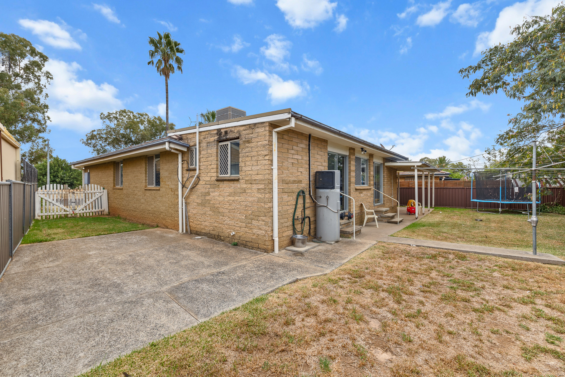 3-bedroom house at 37 WAREE DRIVE, Hillvue NSW 2340, Tamworth, New South Wales