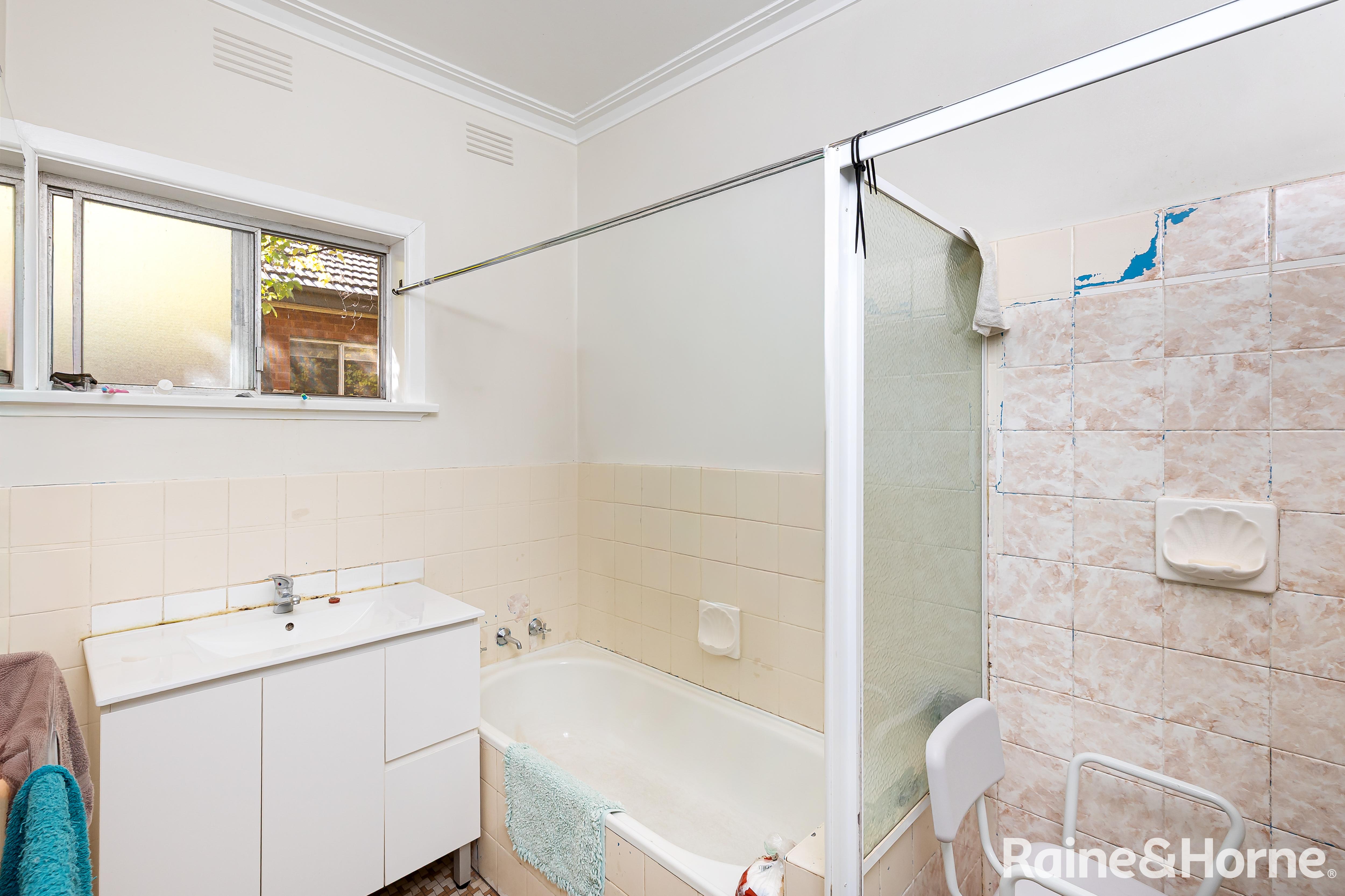 19 BRUCE STREET, Tolland NSW 2650 - Image 6