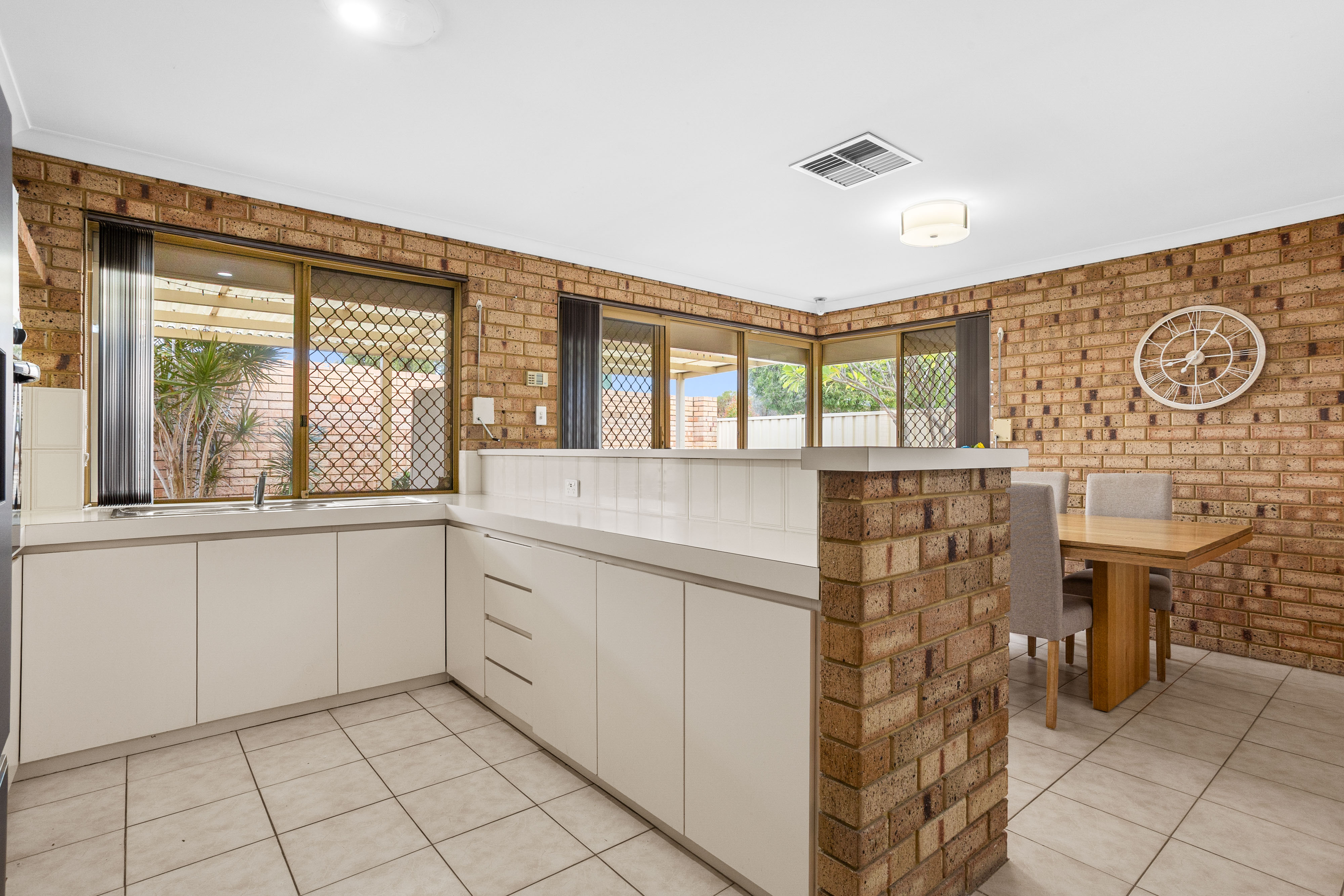 9 6 Lester Drive, Thornlie WA 6108 - Image 6