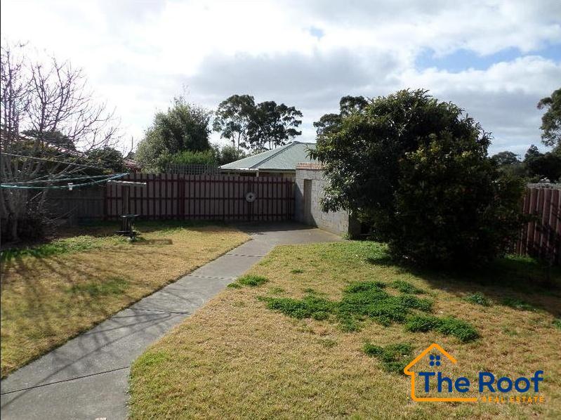 9 STURT ROAD, Melton South VIC 3338 - Image 6