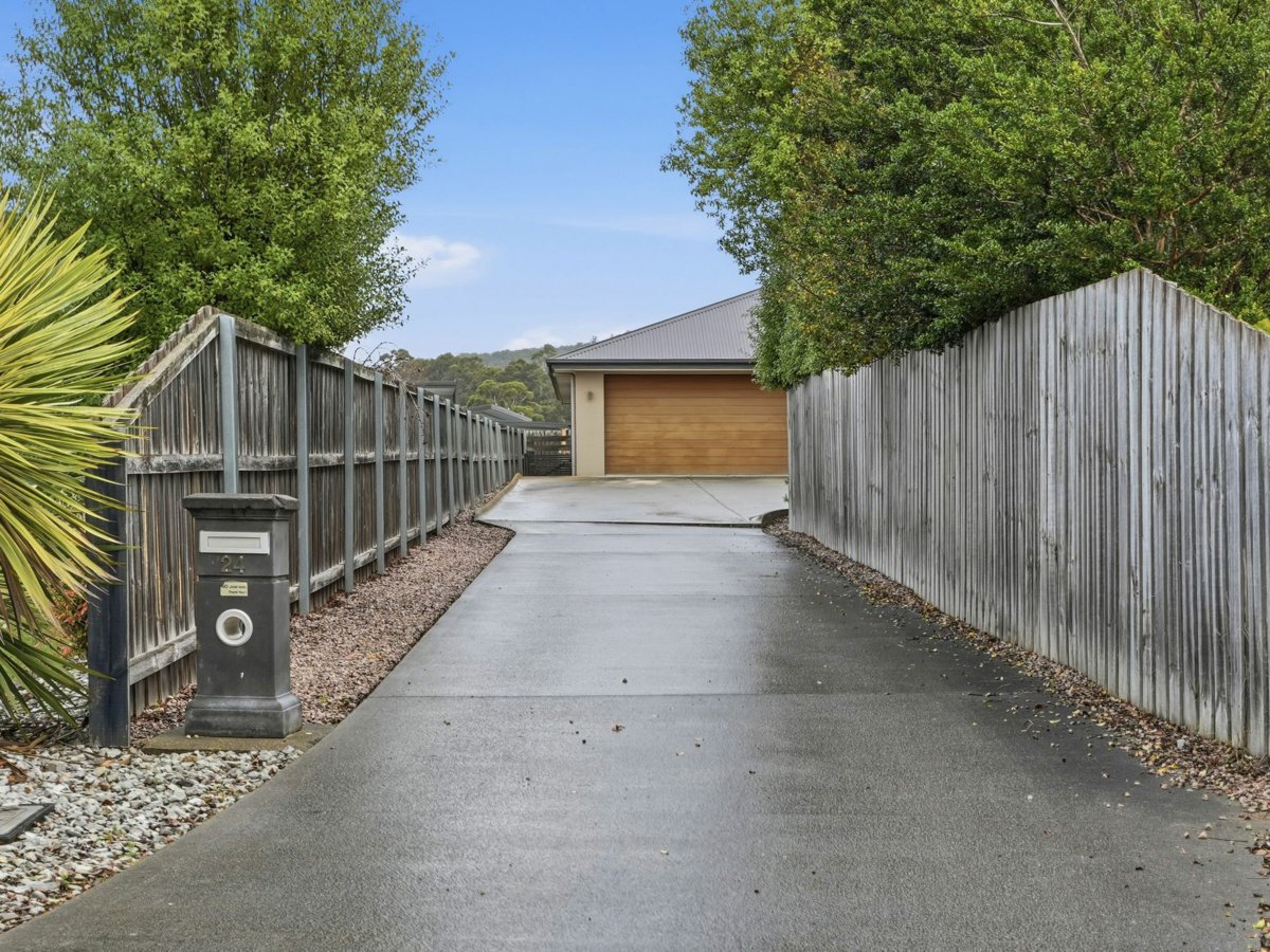 24 Corlacus Drive, Kingston, TAS 7050 - Image 4