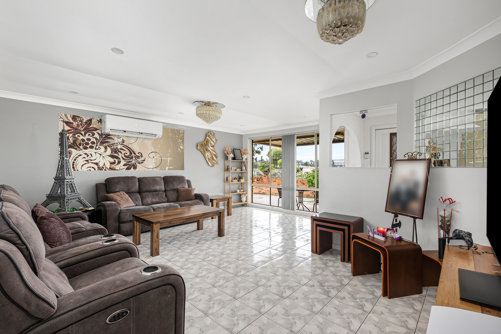 8 BARRON PLACE, Bossley Park NSW 2176 - Image 2