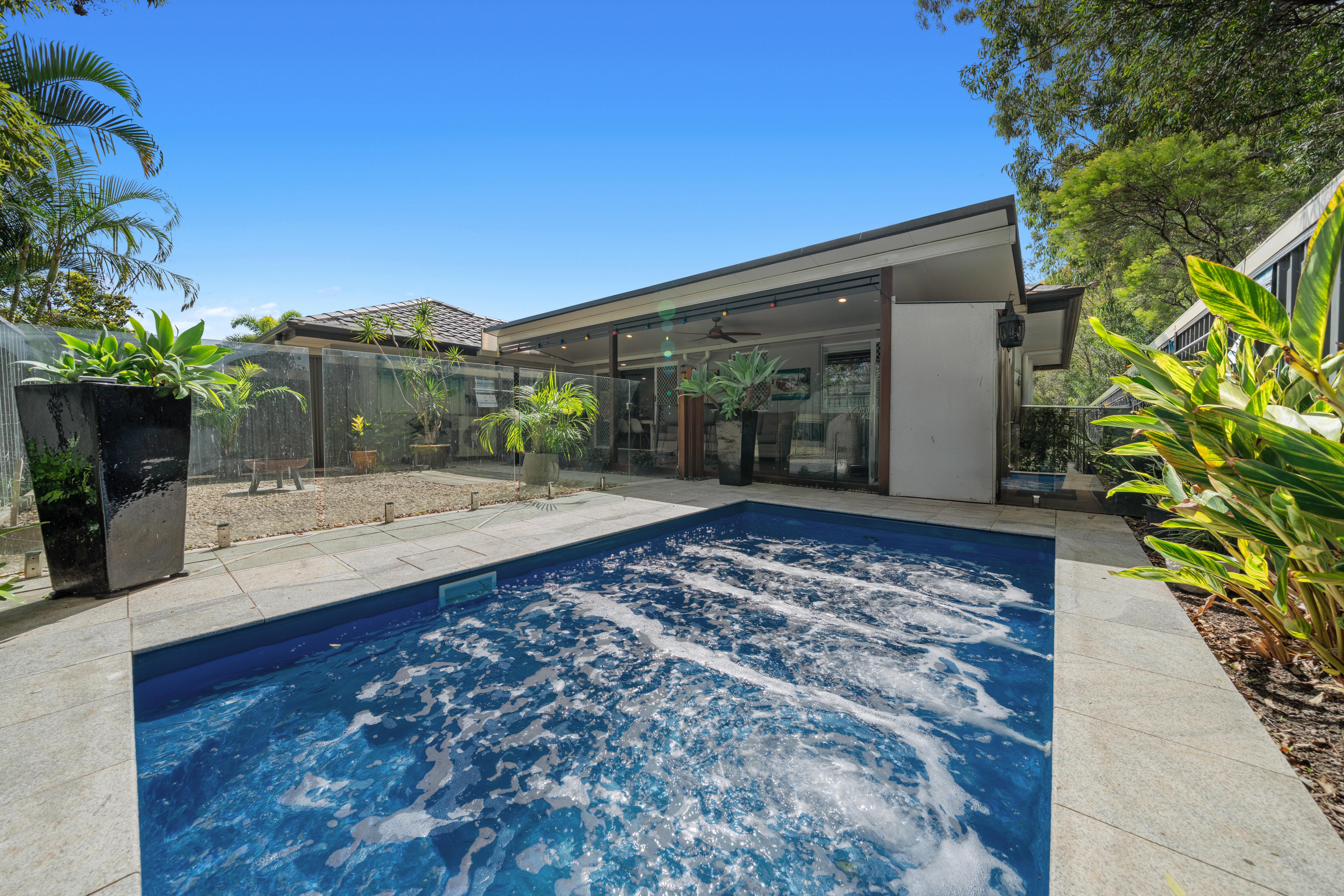27 SEVILLE CIRCUIT, Burleigh Waters QLD 4220 - Image 3