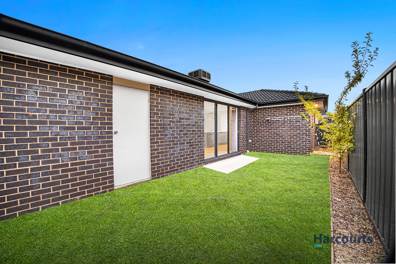 3-bedroom unit at 2 8 REDWOOD DRIVE, HOPPERS CROSSING VIC 3029, Wyndham, Victoria