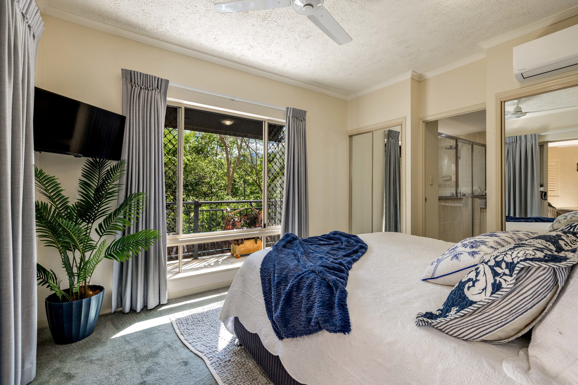 KOOMBOOLOOMBA APARTMENTS 1608 2-10 GREENSLOPES STREET, CAIRNS NORTH QLD 4870 - Image 6