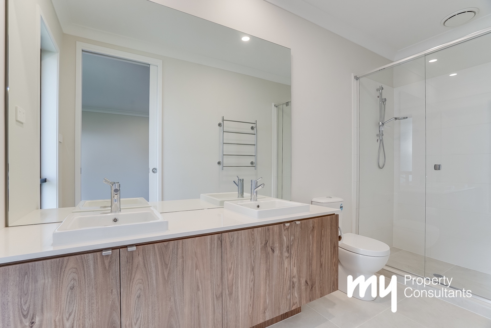 10 Cornforth Crescent, Catherine Field, NSW 2557 - Image 10
