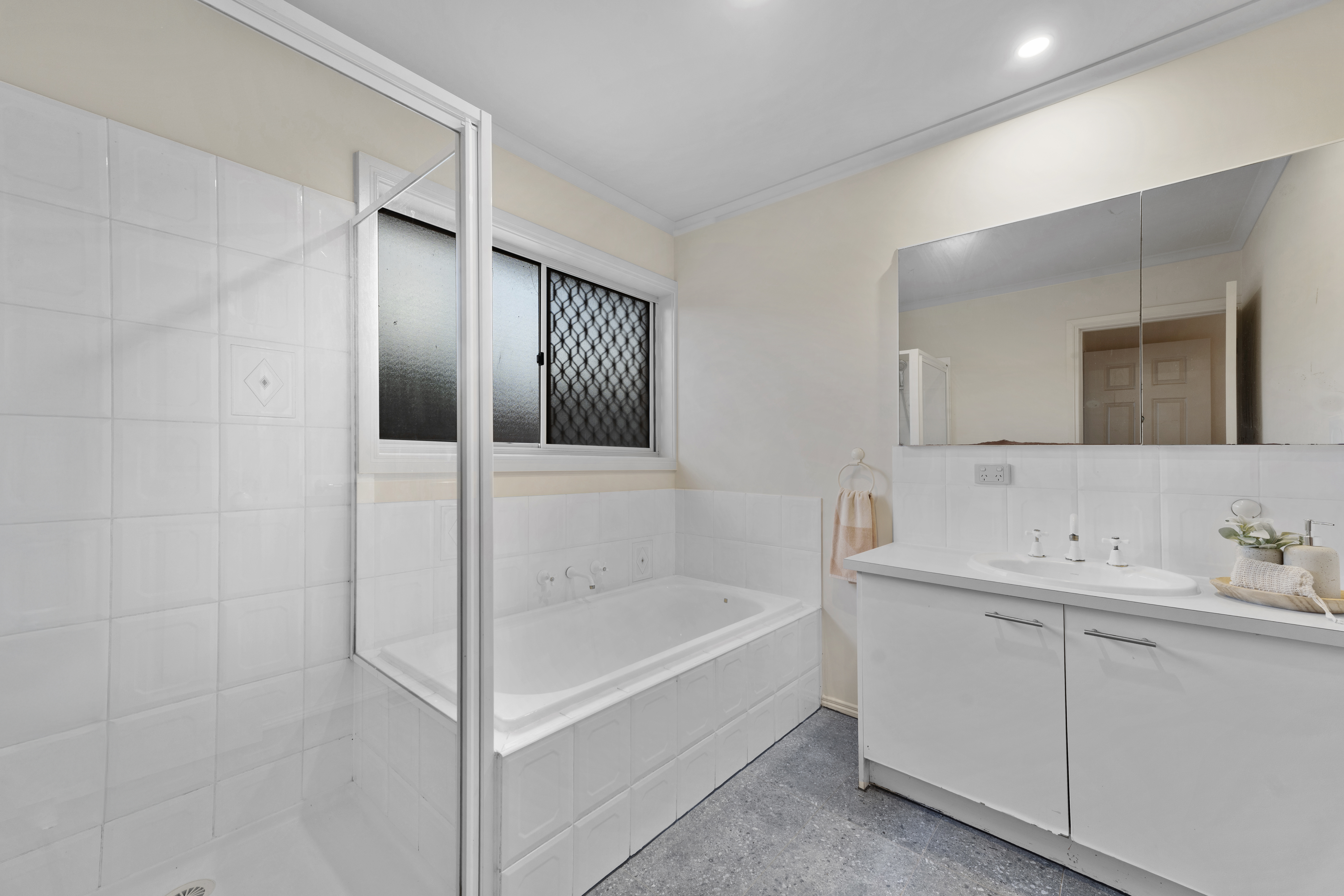 4-bedroom house at 4 St Helena Place, Rowville, VIC 3178, Knox, Victoria