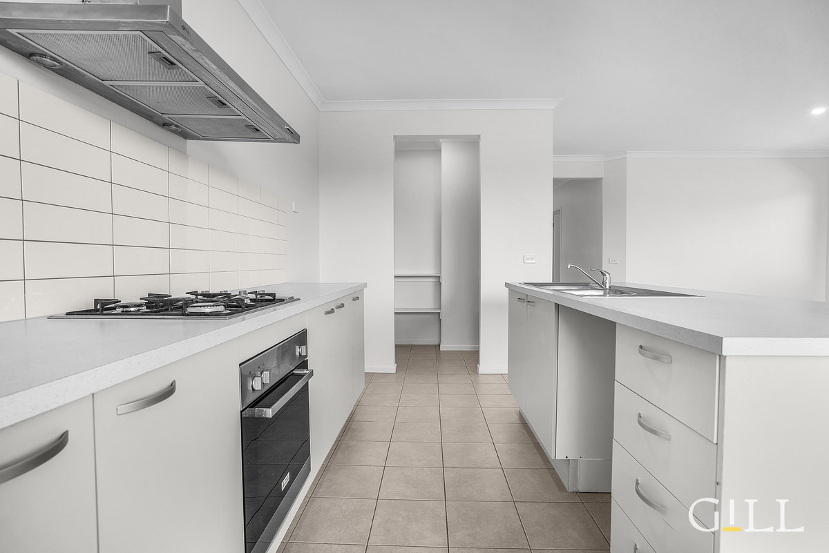 7 BARCELONA AVENUE, Clyde North VIC 3978 - Image 7