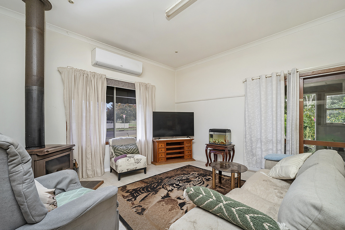 3-bedroom house at 2 Read Street, Coleraine, VIC 3315, Southern Grampians, Victoria