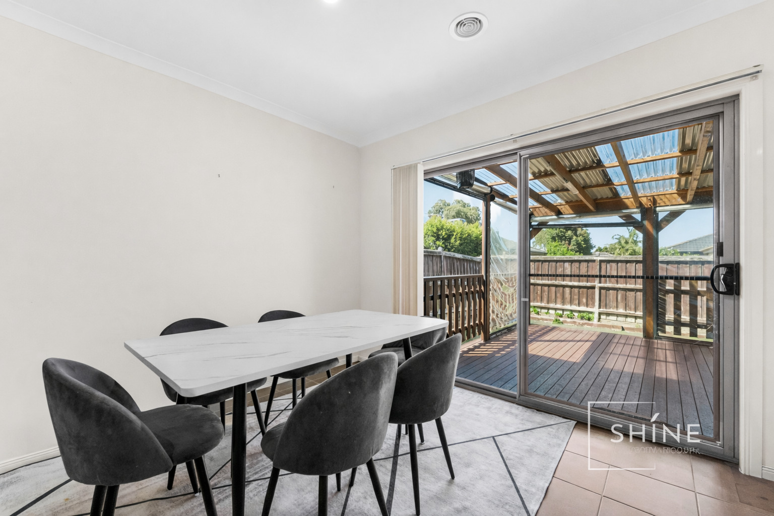 5 Autumn Fields Drive, Cranbourne North, VIC 3977 - Image 4