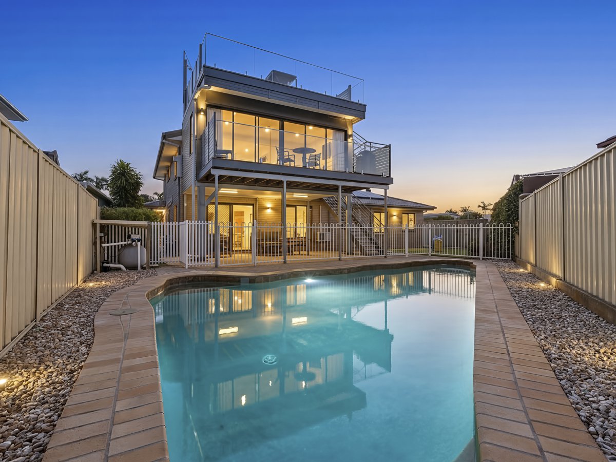4 Dylan Court, Sandstone Point, QLD 4511 - Image 2
