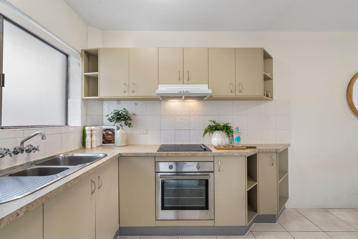 2 21 LEVER STREET, ALBION QLD 4010 - Image 2