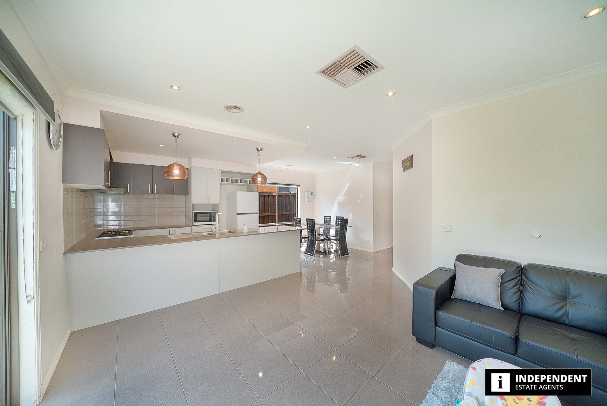 19 Oldbridge Boulevard, Weir Views, VIC 3338 - Image 6