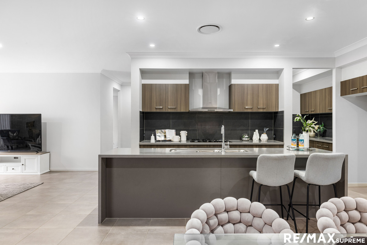 4-bedroom house at 6 Mahogany Place, Karawatha, QLD 4117, , Queensland