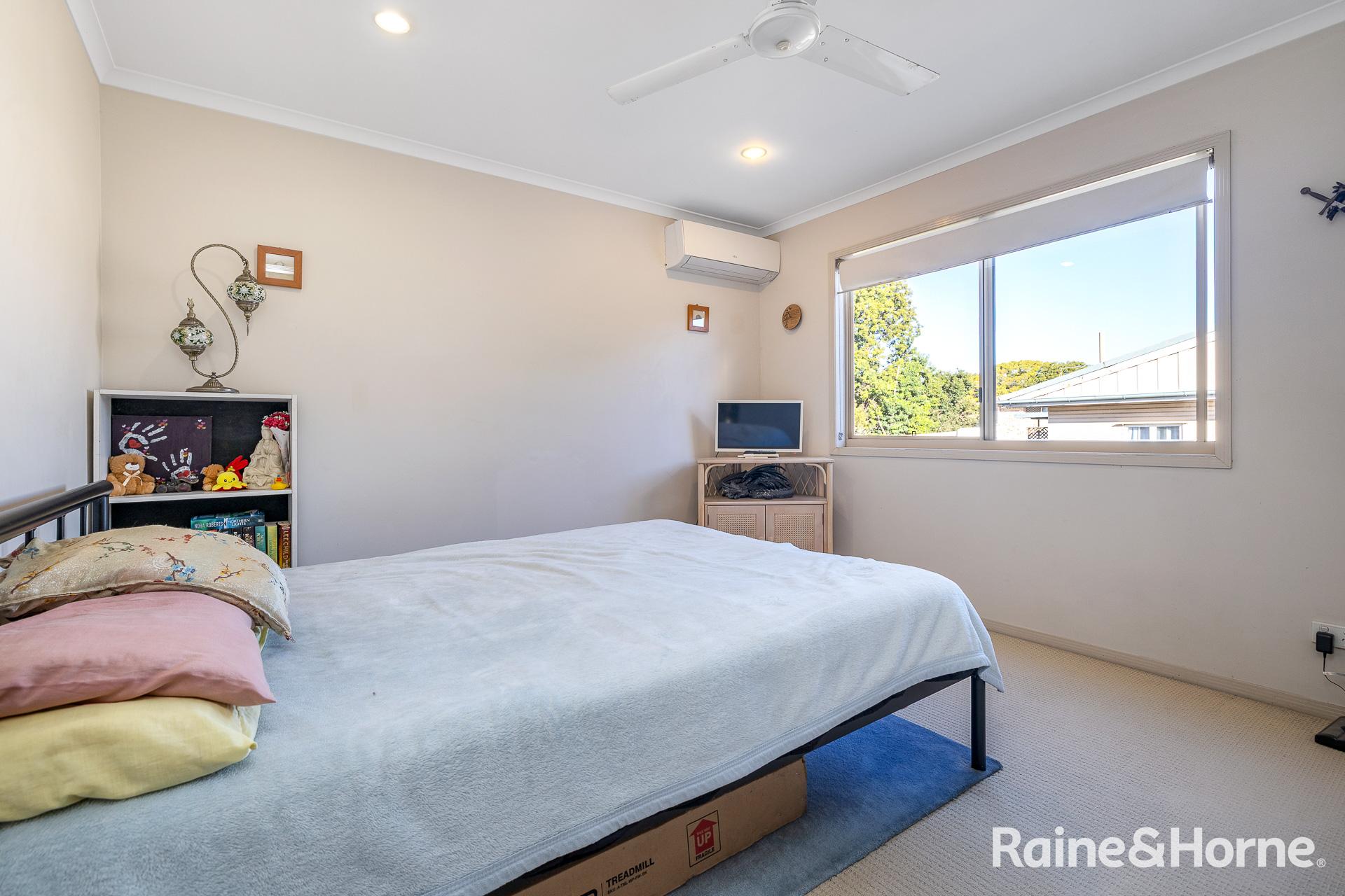 3-bedroom unit at BAY WYNDS 4 25 HOMER STREET, CLEVELAND QLD 4163, Redland, Queensland