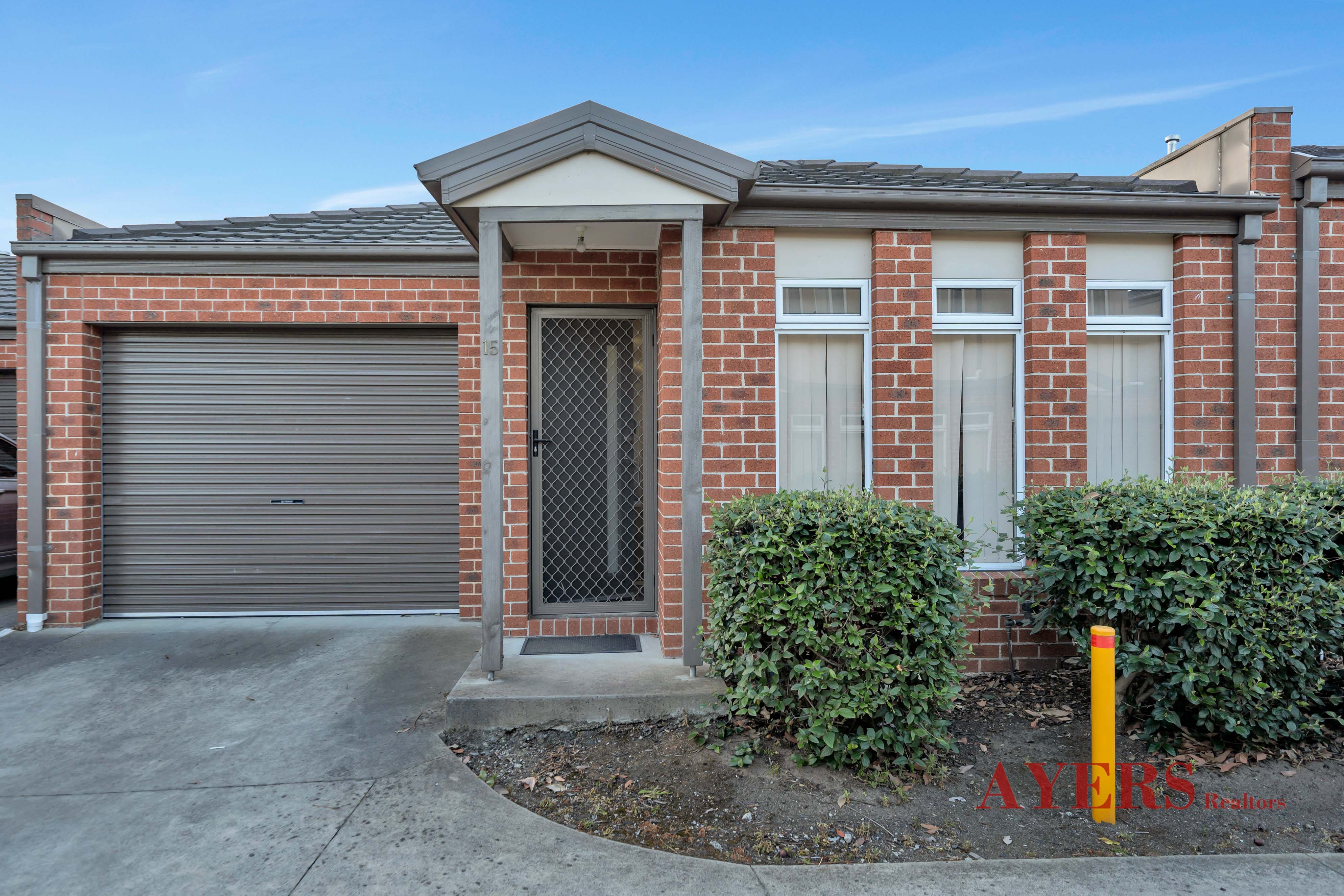 15/4 Young Road, Hallam, VIC 3803 - Image 1