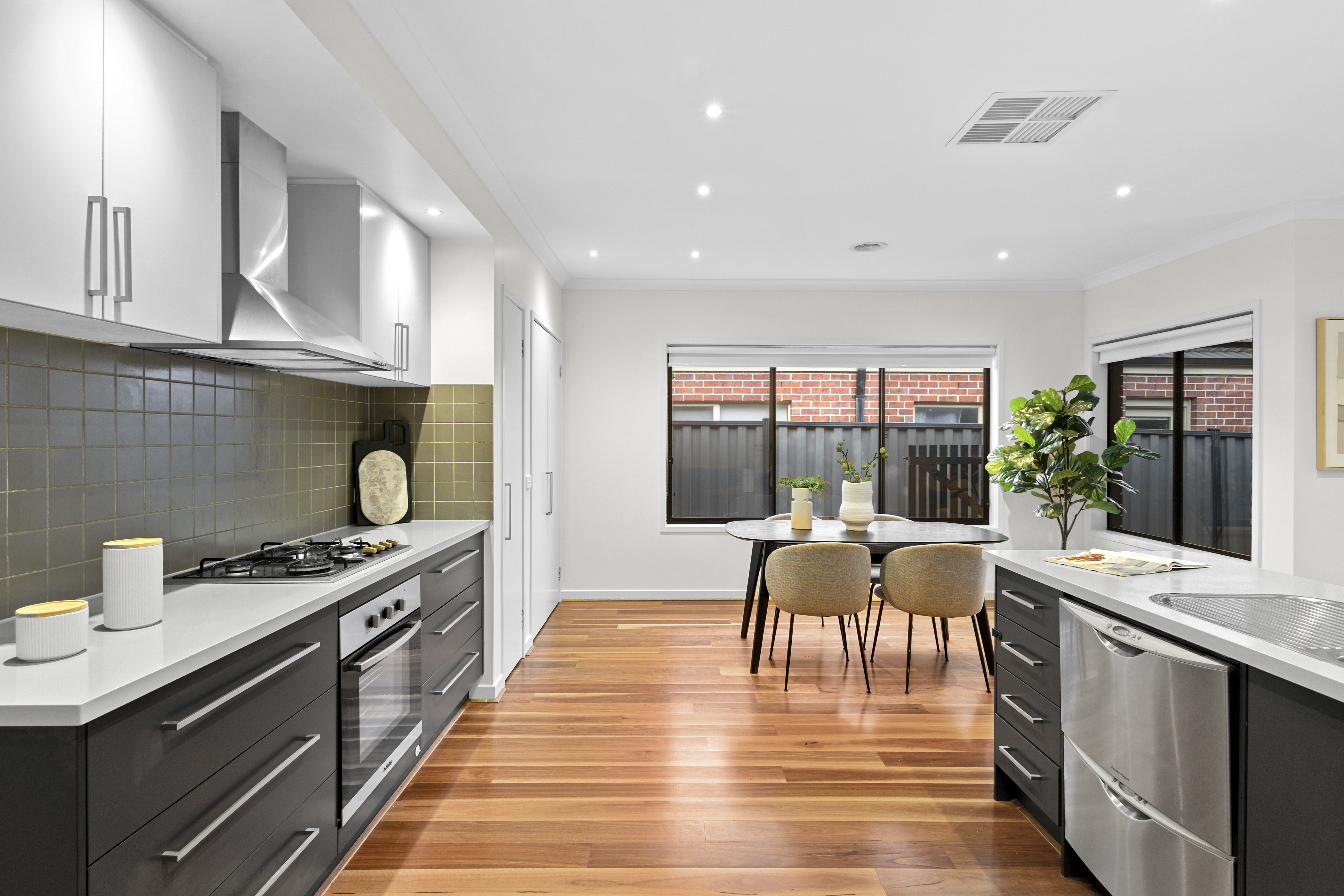 3-bedroom house at 35 THORNGROVE AVENUE, Craigieburn VIC 3064, Hume, Victoria