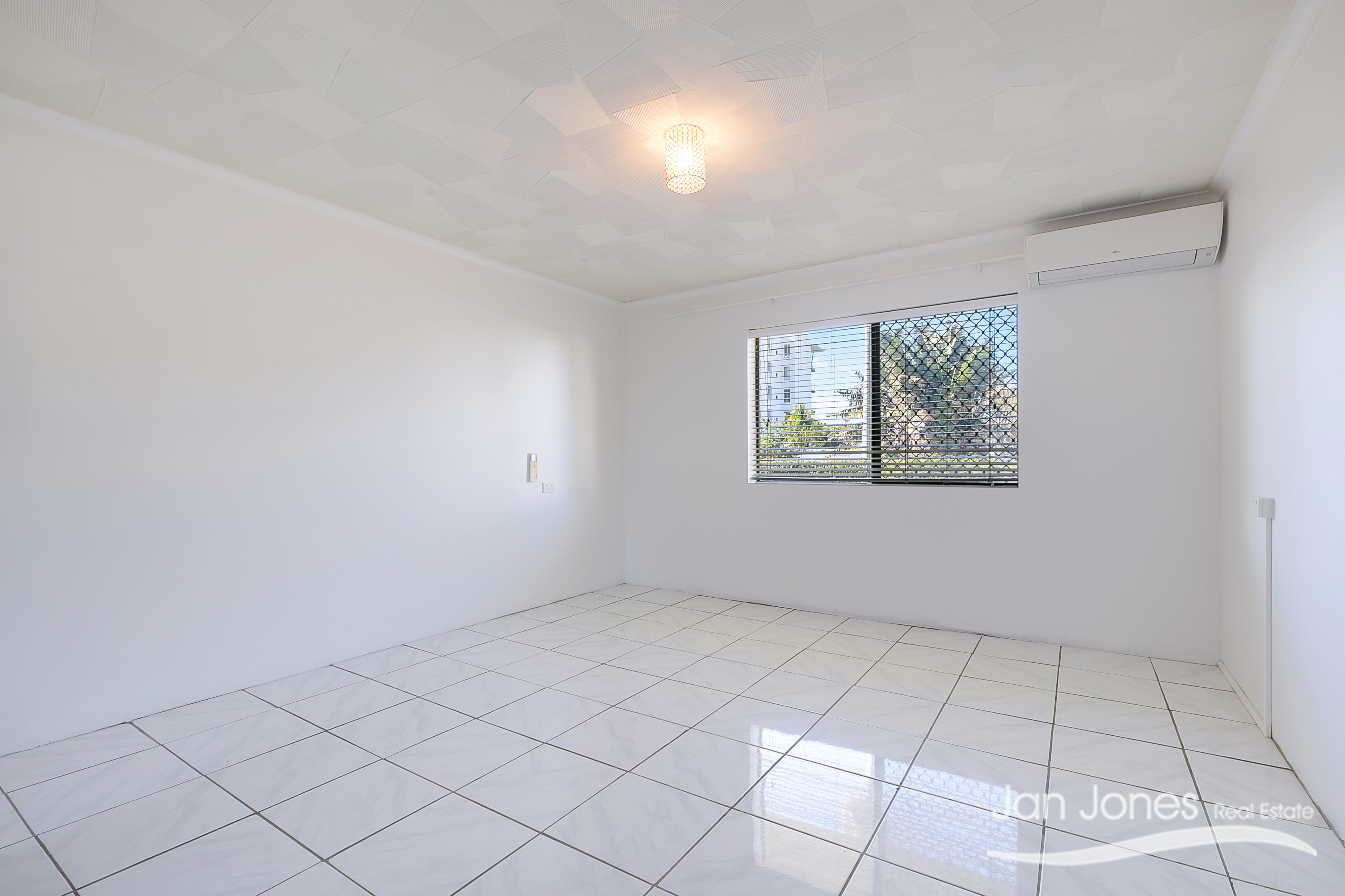 2 8 JEFFREY STREET, REDCLIFFE QLD 4020 - Image 7