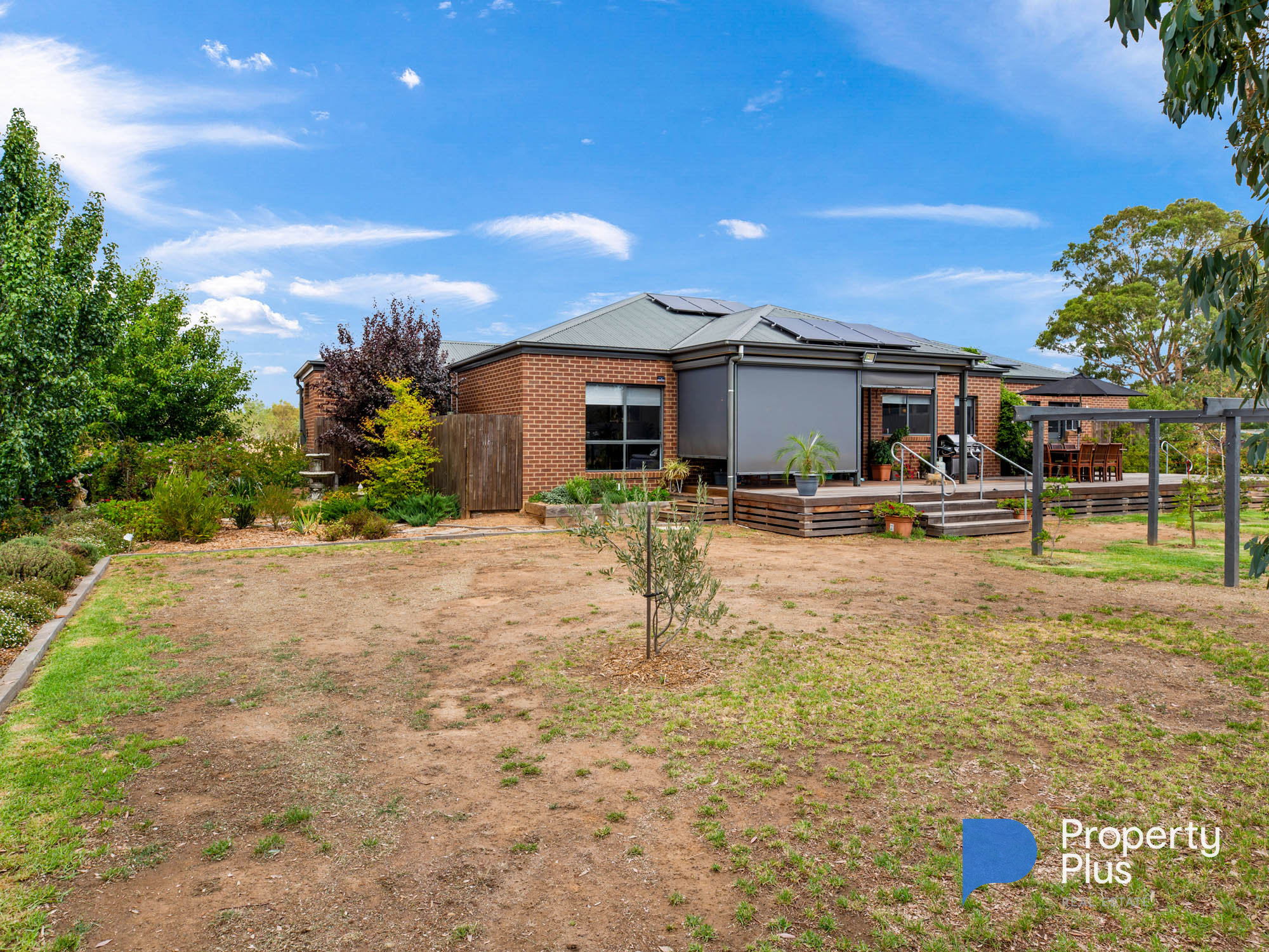 4-bedroom house at 15-17 Wright Street, Charlton, VIC 3525, Buloke, Victoria