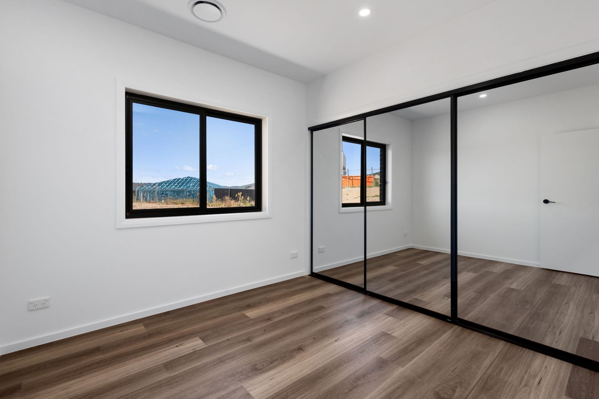 10 Photinia Street, Tralee, Nsw, 2620 - Image 3