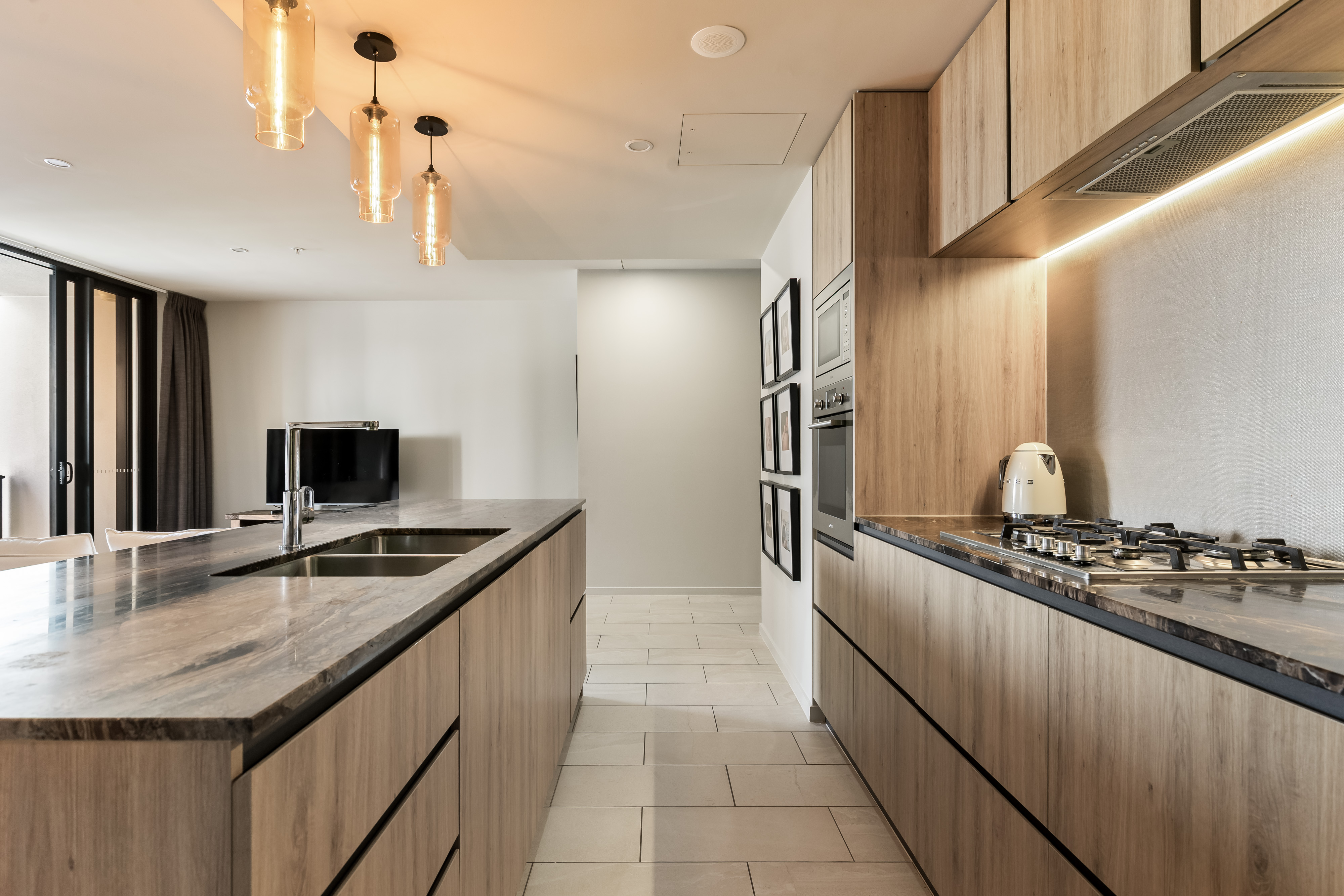APARTMENT 601 27 COMMERCIAL ROAD, NEWSTEAD QLD 4006 - Image 5