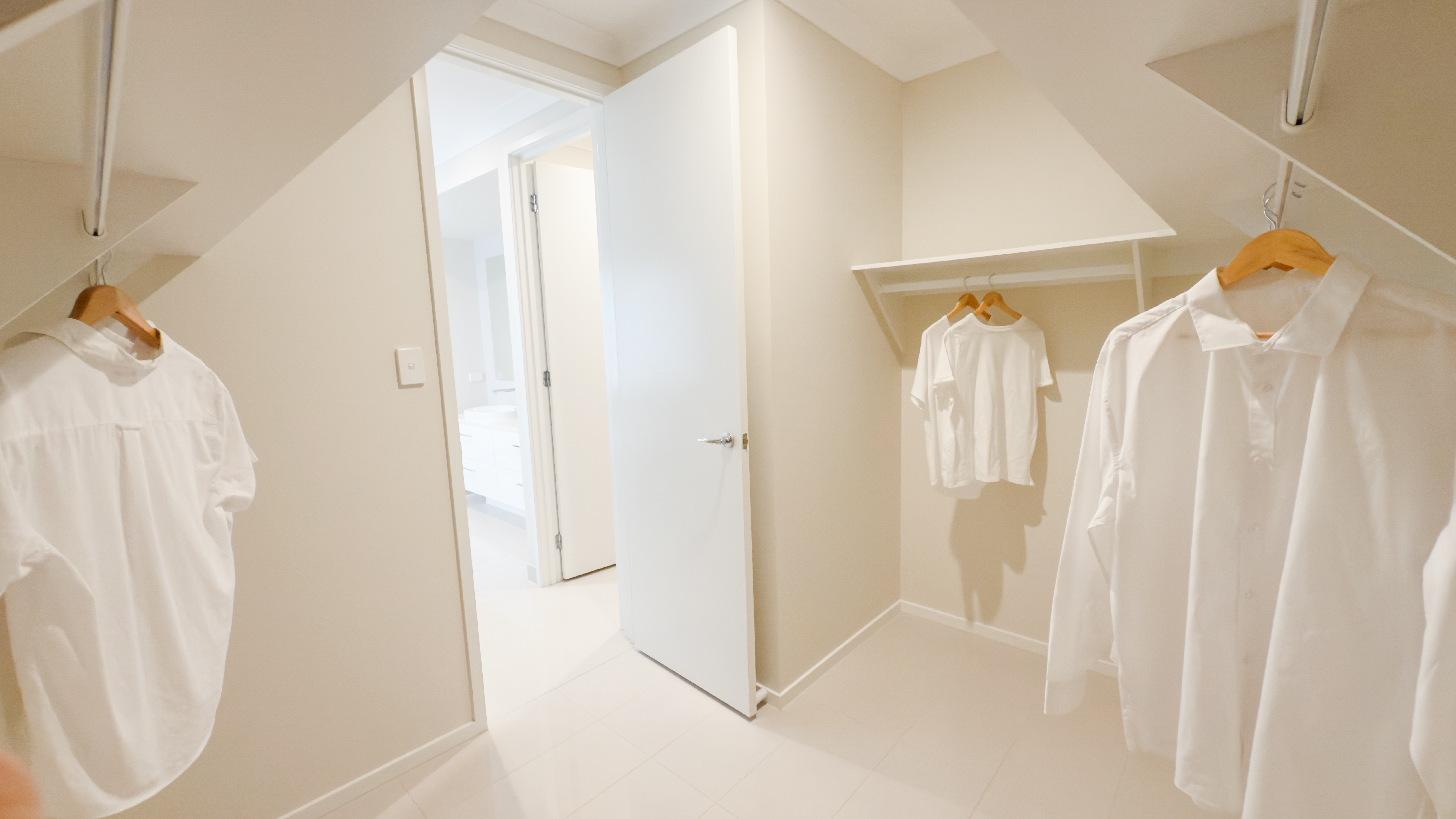 13 Bridgewater Crs, Redland Bay, Qld, 4165 - Image 9