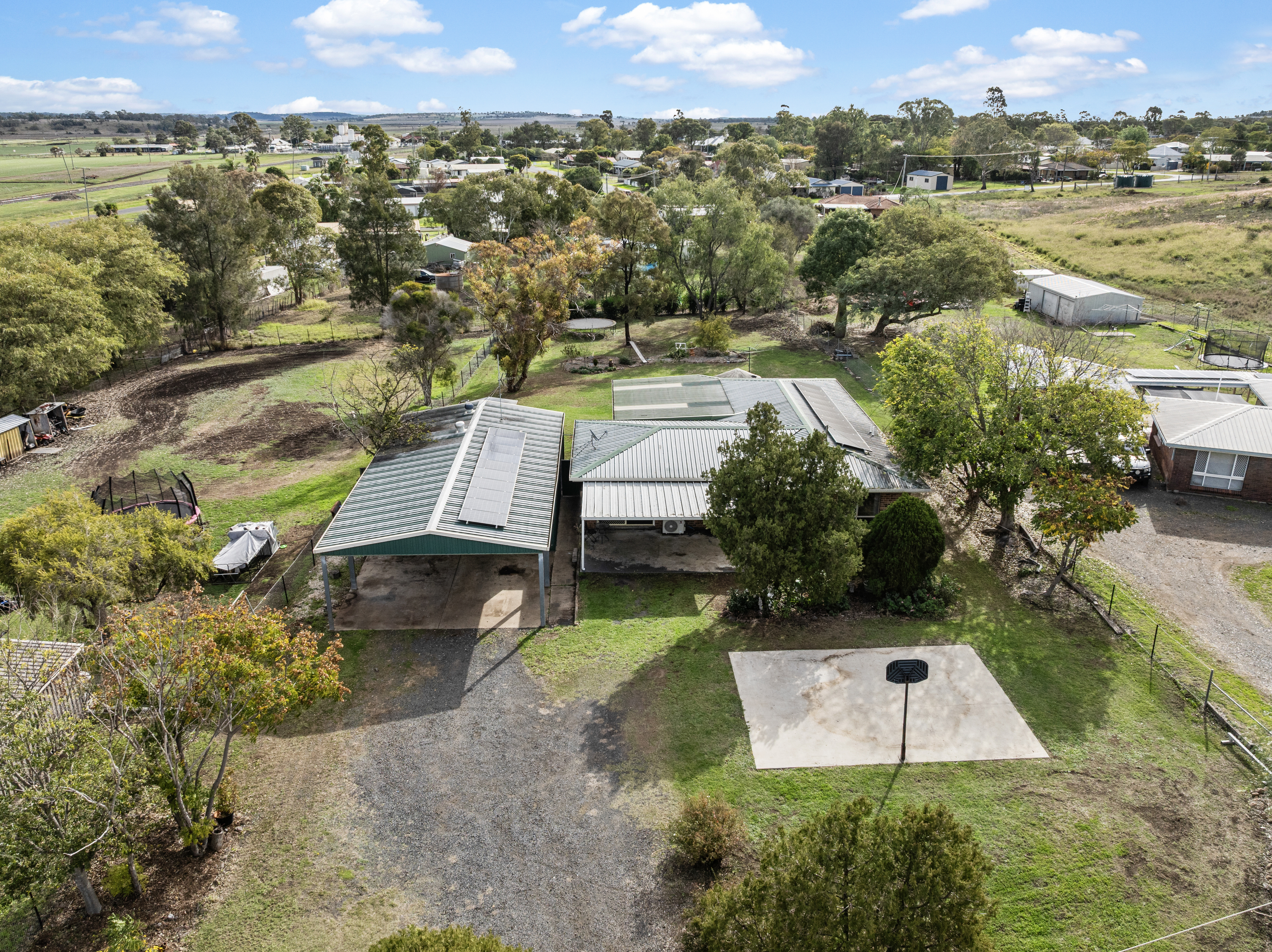 4-bedroom house at 6 Catherine Crescent, Kingsthorpe QLD 4400, Toowoomba, Queensland