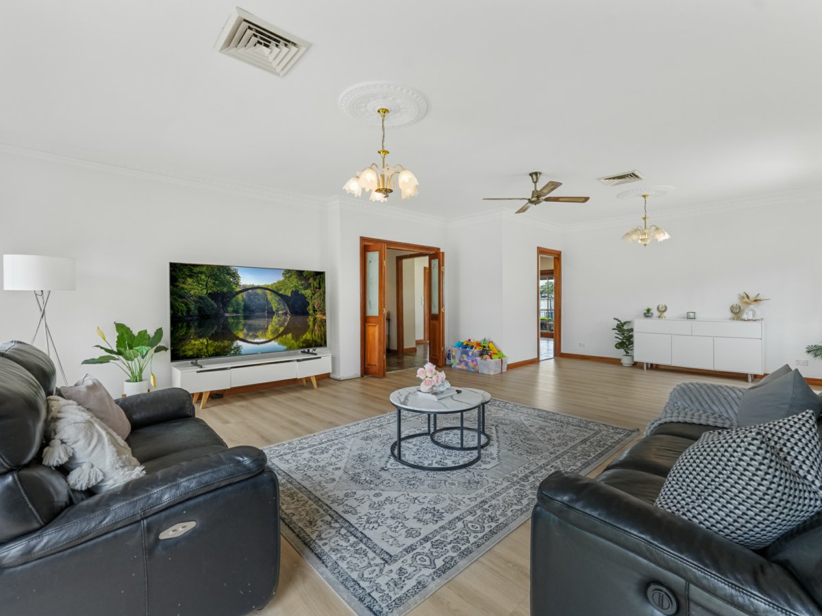 42 Eagleview Road, Minto, NSW 2566 - Image 3