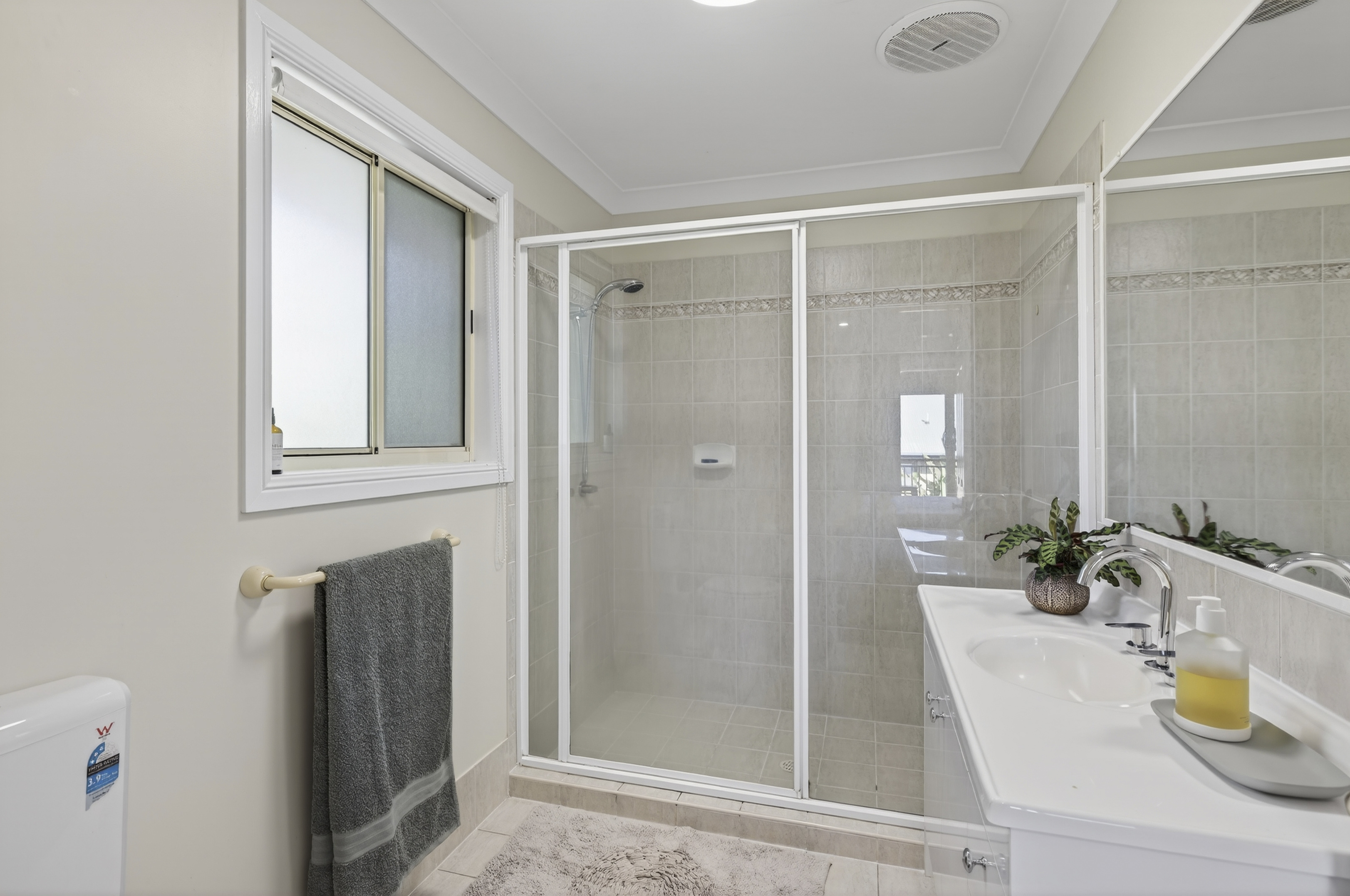 5-bedroom house at 17 Paranka Drive North, Cleveland, Qld, 4163, Redland, Queensland