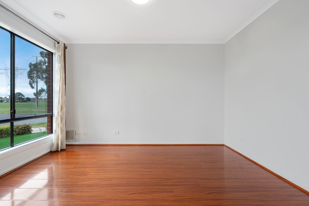 29 HECTOR DRIVE, Cranbourne VIC 3977 - Image 5