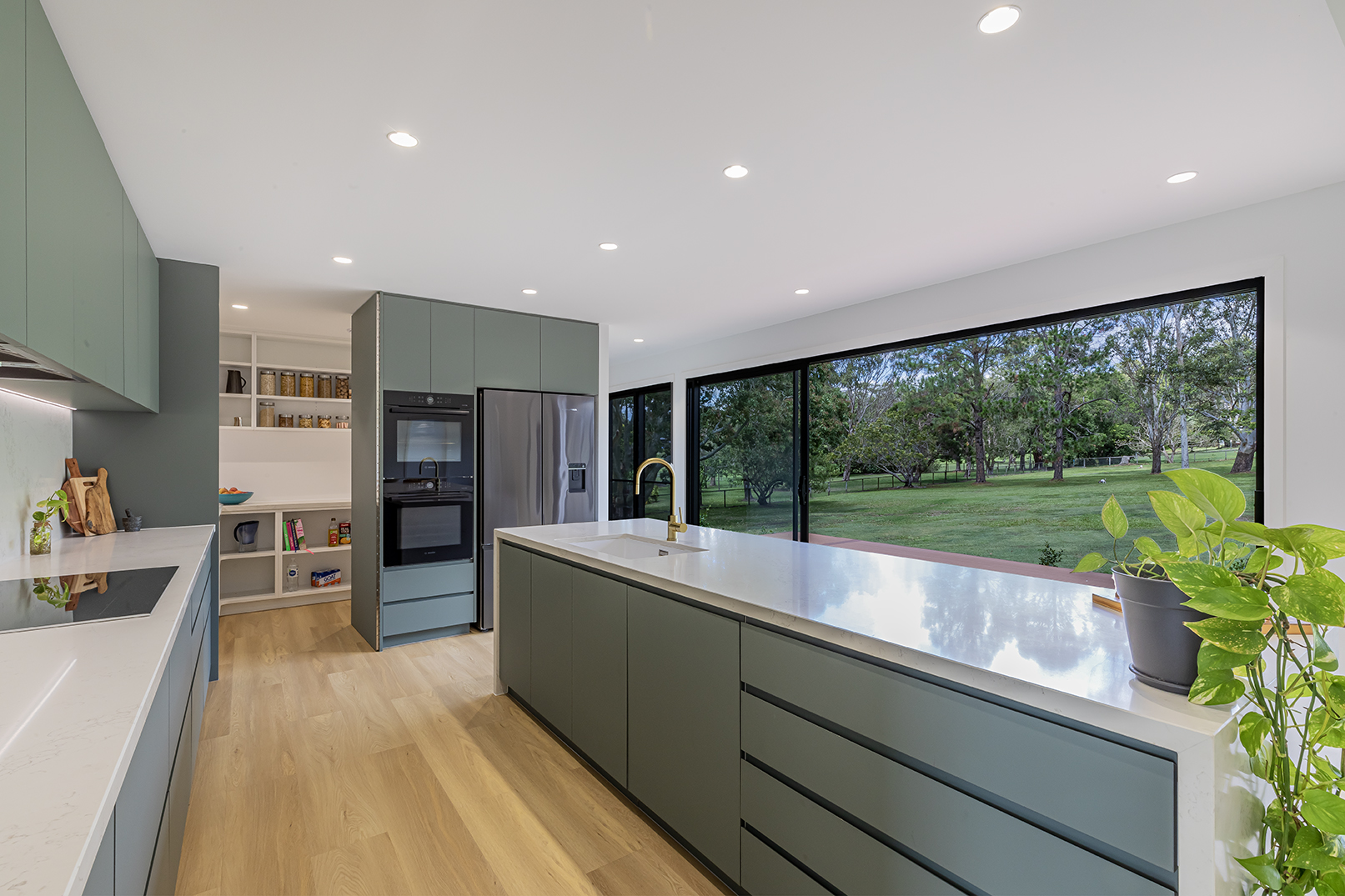 21 RIVERSDALE ROAD, Oxenford QLD 4210 - Image 5