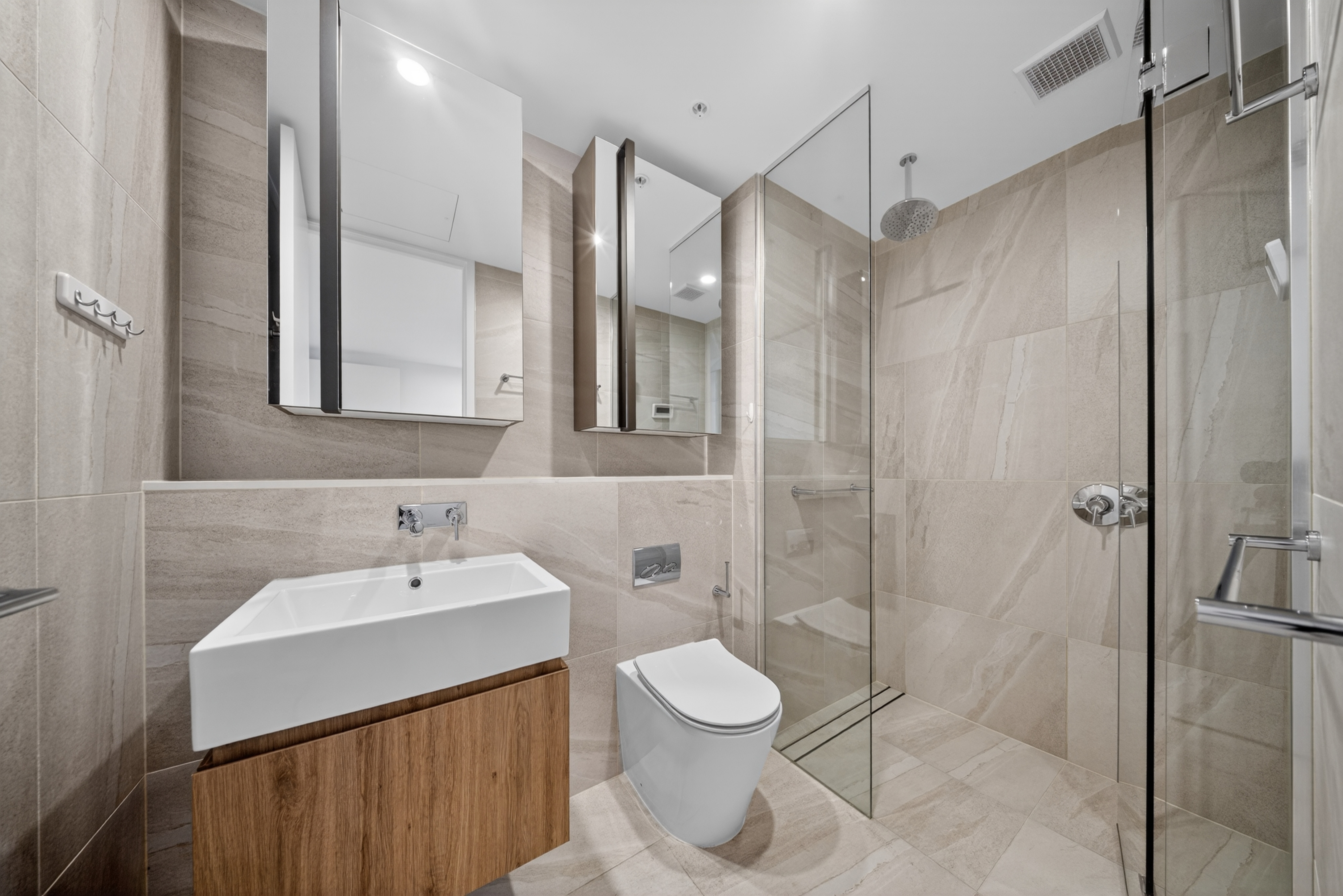 108 625 GLENFERRIE ROAD, HAWTHORN VIC 3122 - Image 10