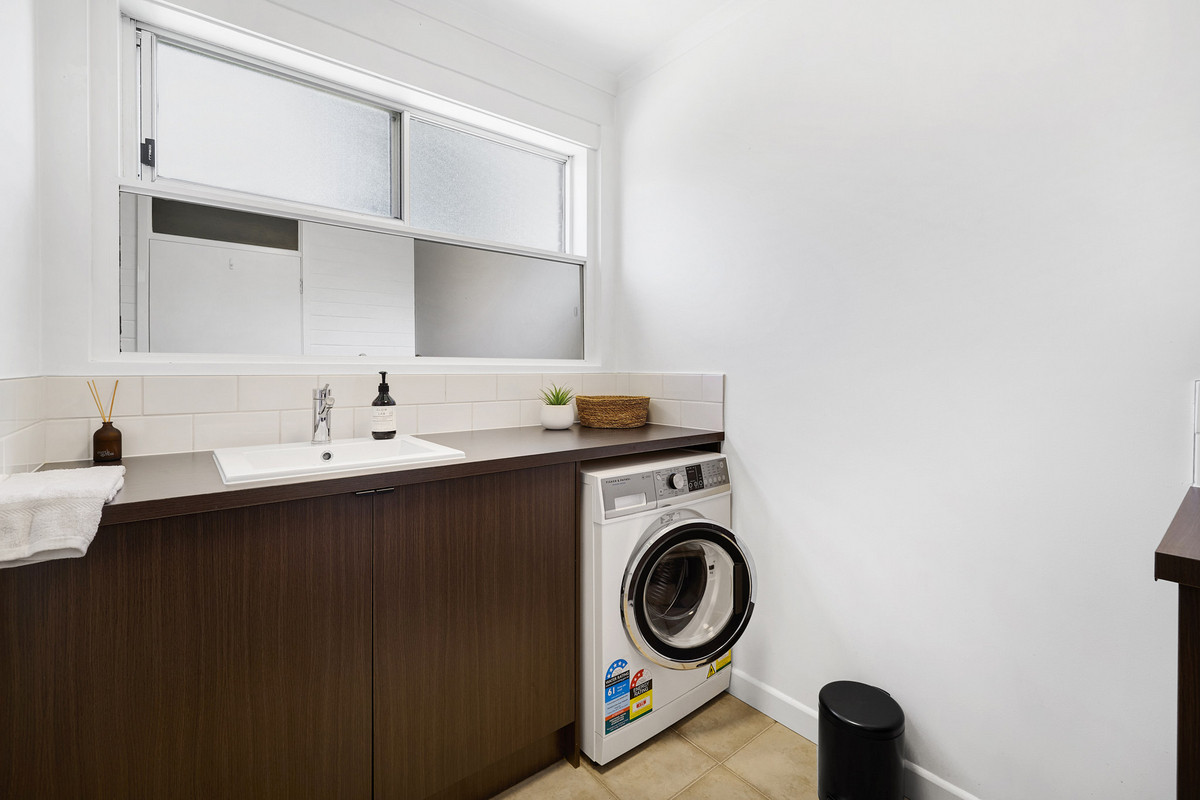 3-bedroom unit at 6/3 The Esplanade, Torquay, Vic, 3228, Surf Coast, Victoria