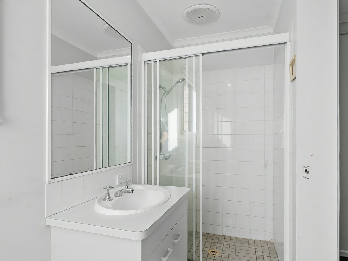 2 DAY PLACE, Sandstone Point QLD 4511 - Image 6
