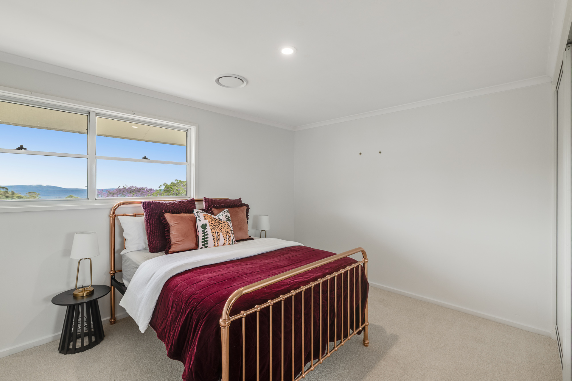 7-bedroom house at 7 Curzon Street, Mount Lofty, QLD 4350, , Queensland