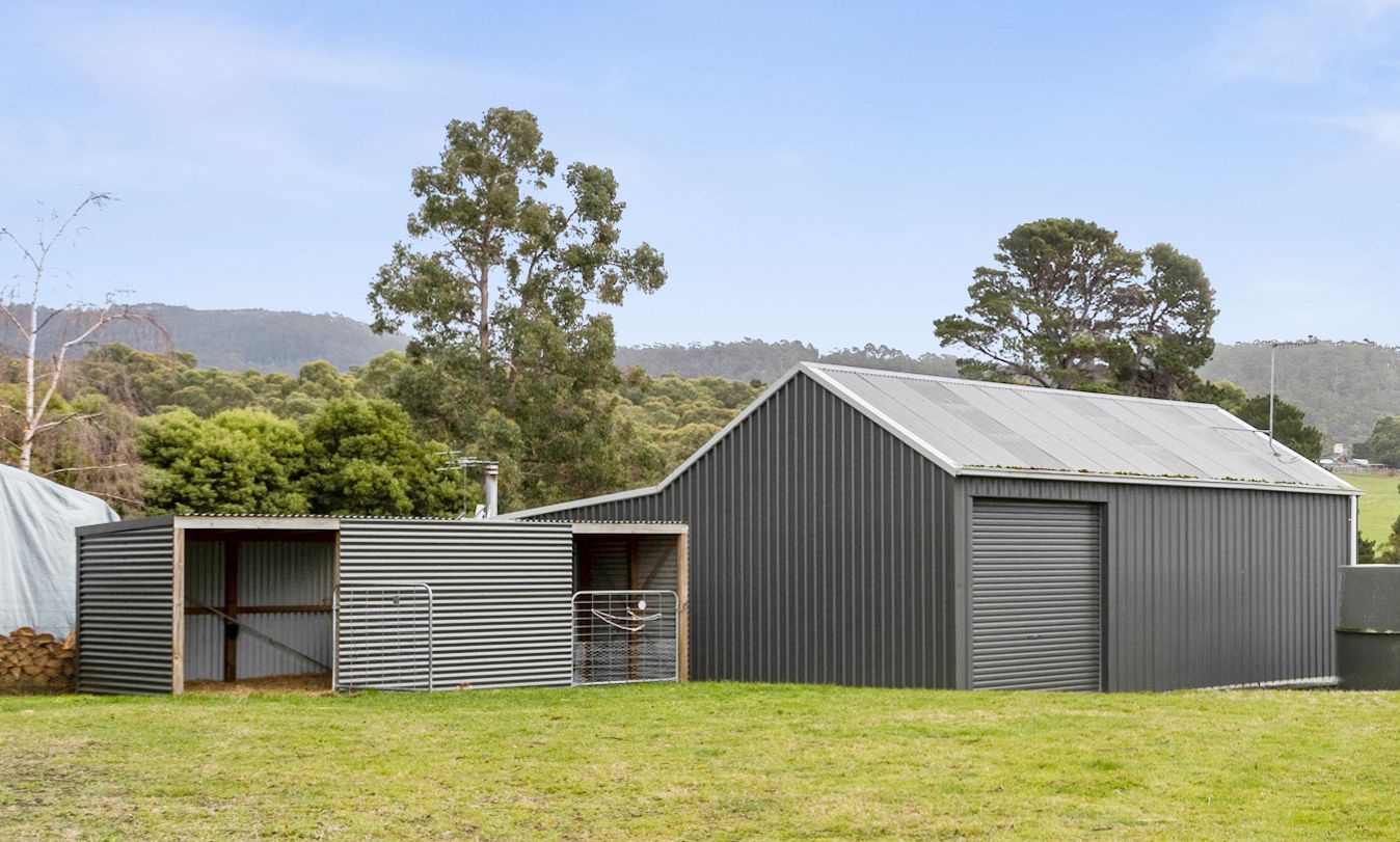 5-bedroom house at HONEYWOOD COTTAGE 72 PULLENS ROAD, WOODBRIDGE TAS 7162, Kingborough, Tasmania