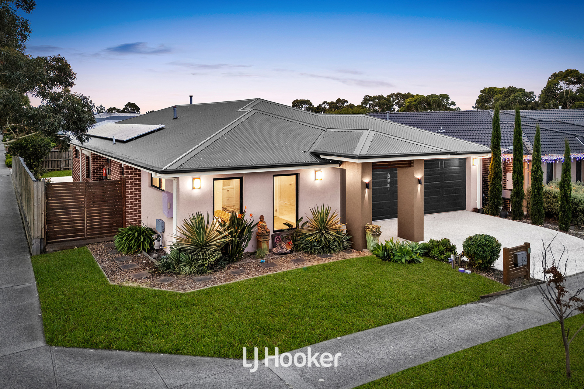 4-bedroom house at 2 BLACKLEDGE DRIVE, Cranbourne East VIC 3977, Casey, Victoria