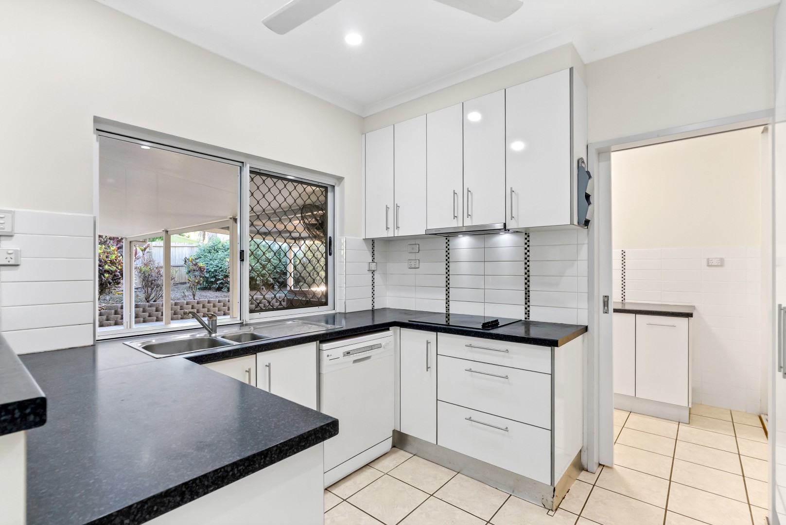 19 FIFE CLOSE, Mount Sheridan QLD 4868 - Image 9